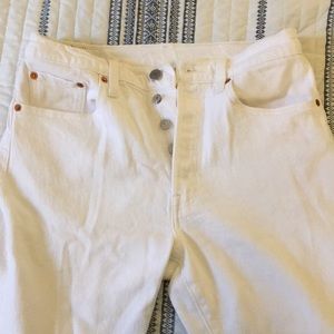 White Levi 501 skinny jeans